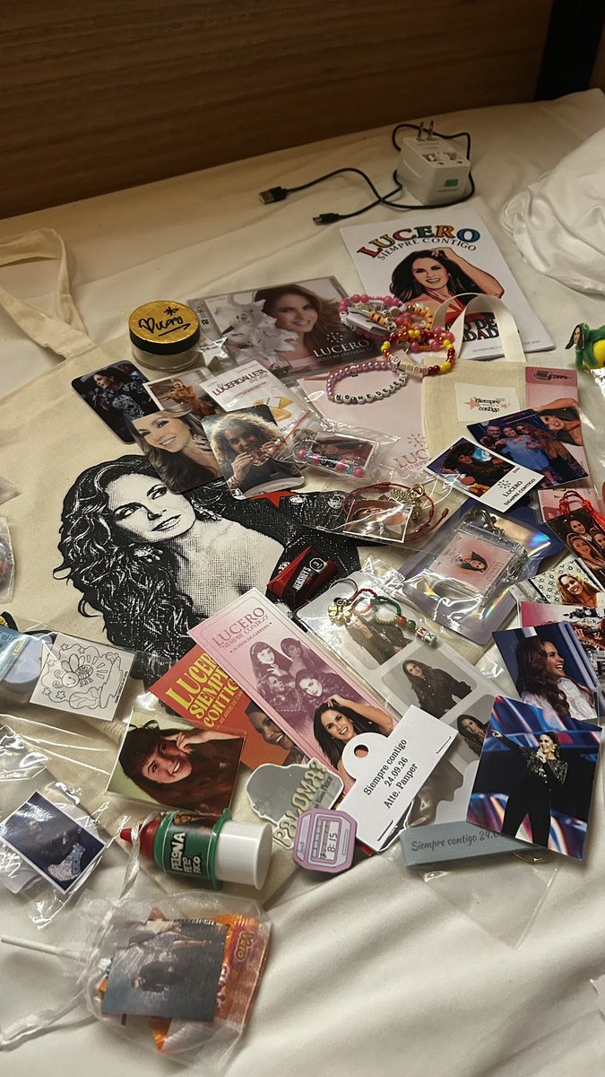 malufassiss's tweet photo. Los freebies que llevo mañana para mi Brasil.🤧
Gracias a todas Licerin@s por lá experiência tan linda, me sentí parte de una familia tan unida!!! Hasta el próximo cambio de freebies.🫶🏼 https://t.co/zvDQBHHIKx