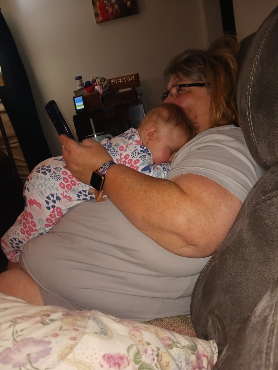 sandyredux39144's tweet photo. Sandy an da grandbaby🥰🥰🥰🥰 https://t.co/Q5pX2htSC6