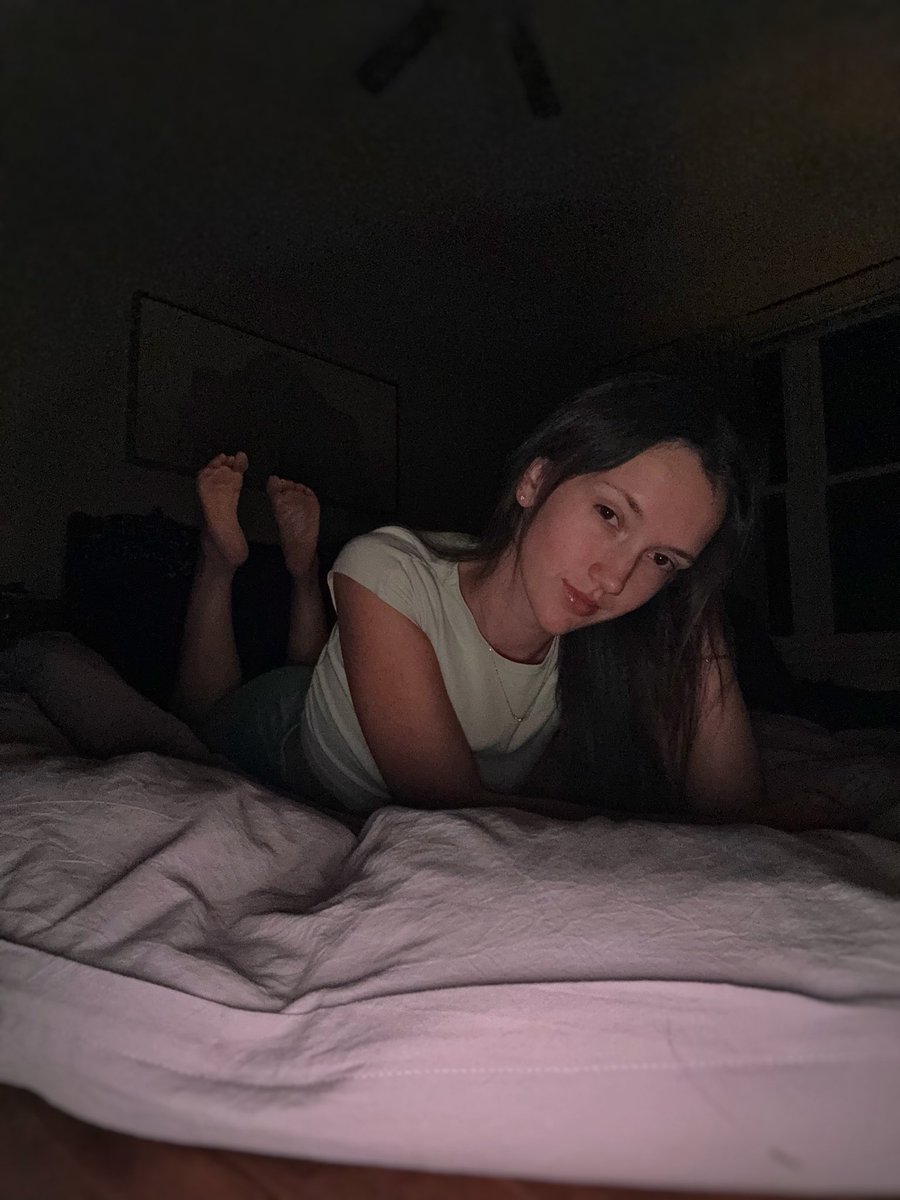 addicted2harper's tweet photo. you can ask anyone who knows me💗

im innocent and trustworthy🧸

your secrets are safe with me🖤 https://t.co/yxAuQMuPVa
