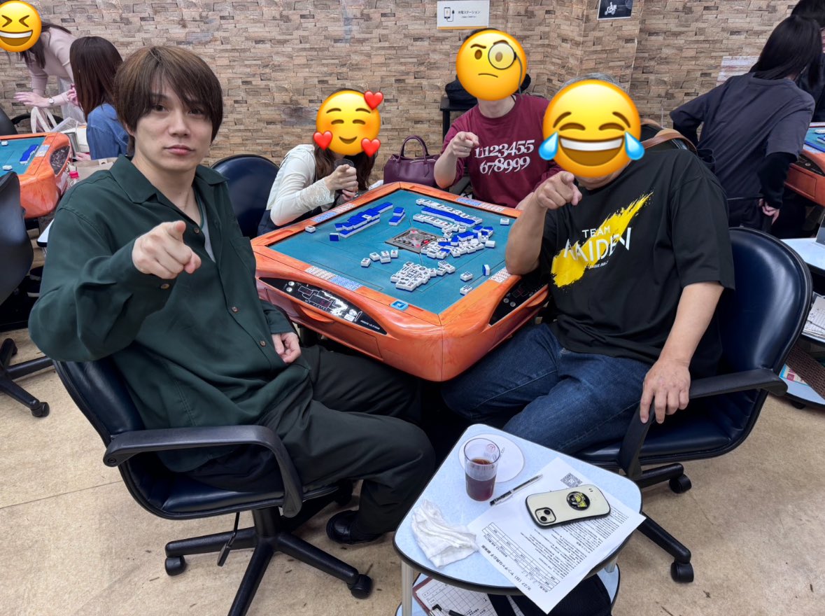 maosuke0404's tweet photo. @N34705623 @Jansoul8 @104307 ろろとさん
同卓ありがとうございました☺️
東発から2局で戦意喪失しましたよね😂
Mでやってもらわないとデコピンもんですね🤣
(大阪では「へっちん」て言ってました😆) https://t.co/mJZMbLQJwi