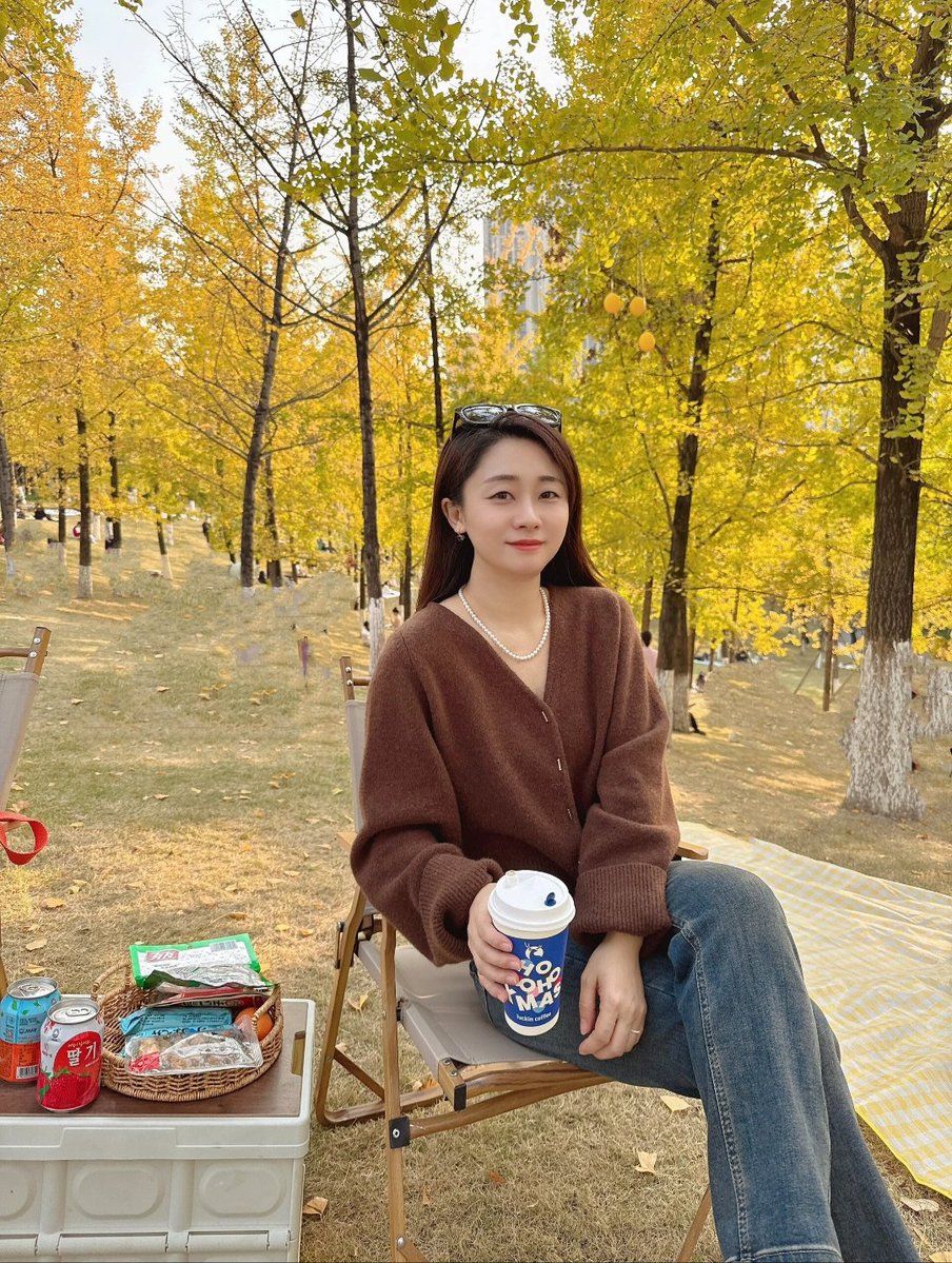 Lokodokoloko's tweet photo. [Wang Huiwen, a warm-hearted soul, lights up every day with her kindness!]， https://t.co/3P1SDuQNLA