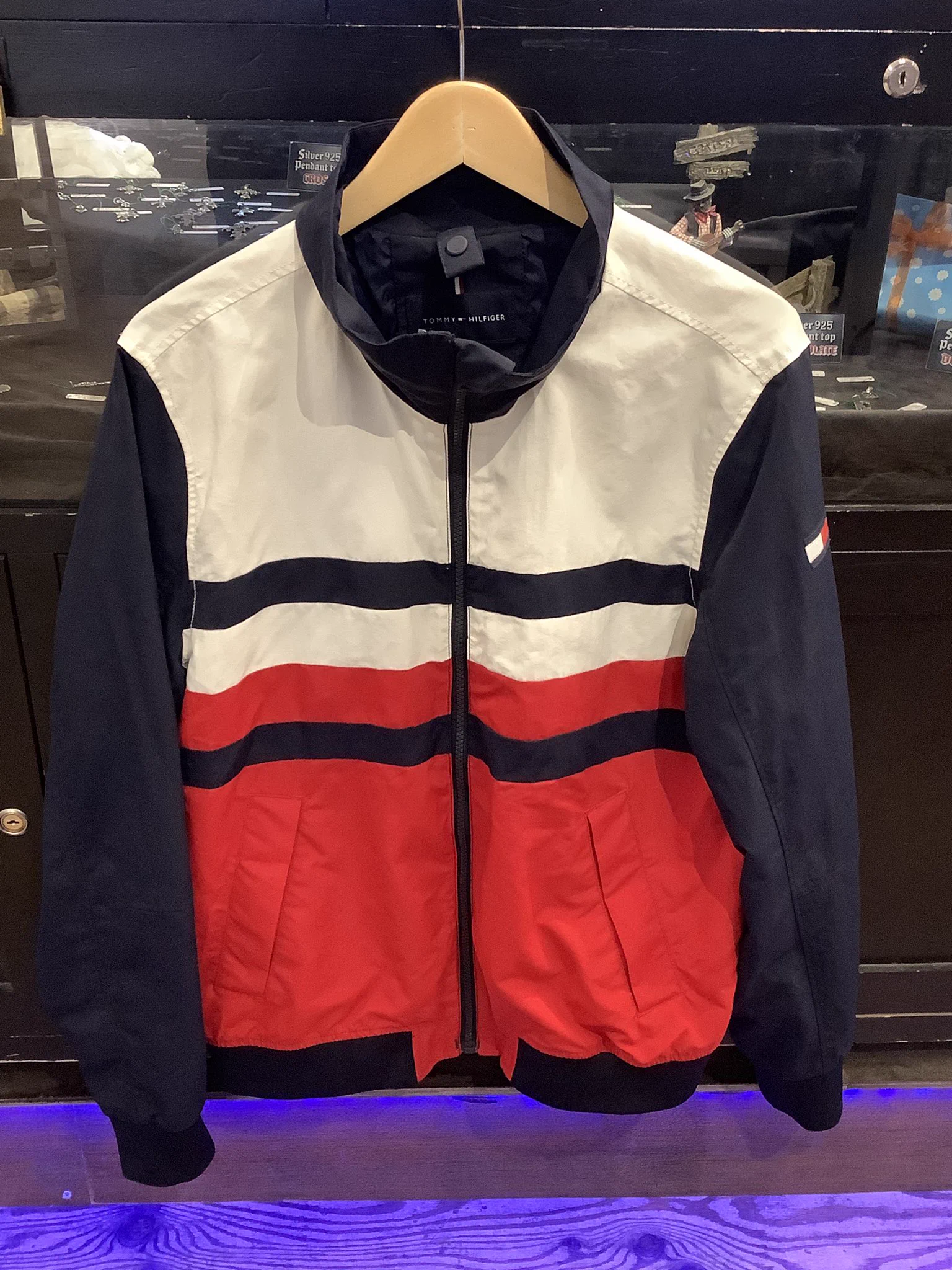 【美品】 トリコロールトレフォイル　ナイロンジャケットM マンガ倉庫山口店 2階ファッション on X: 