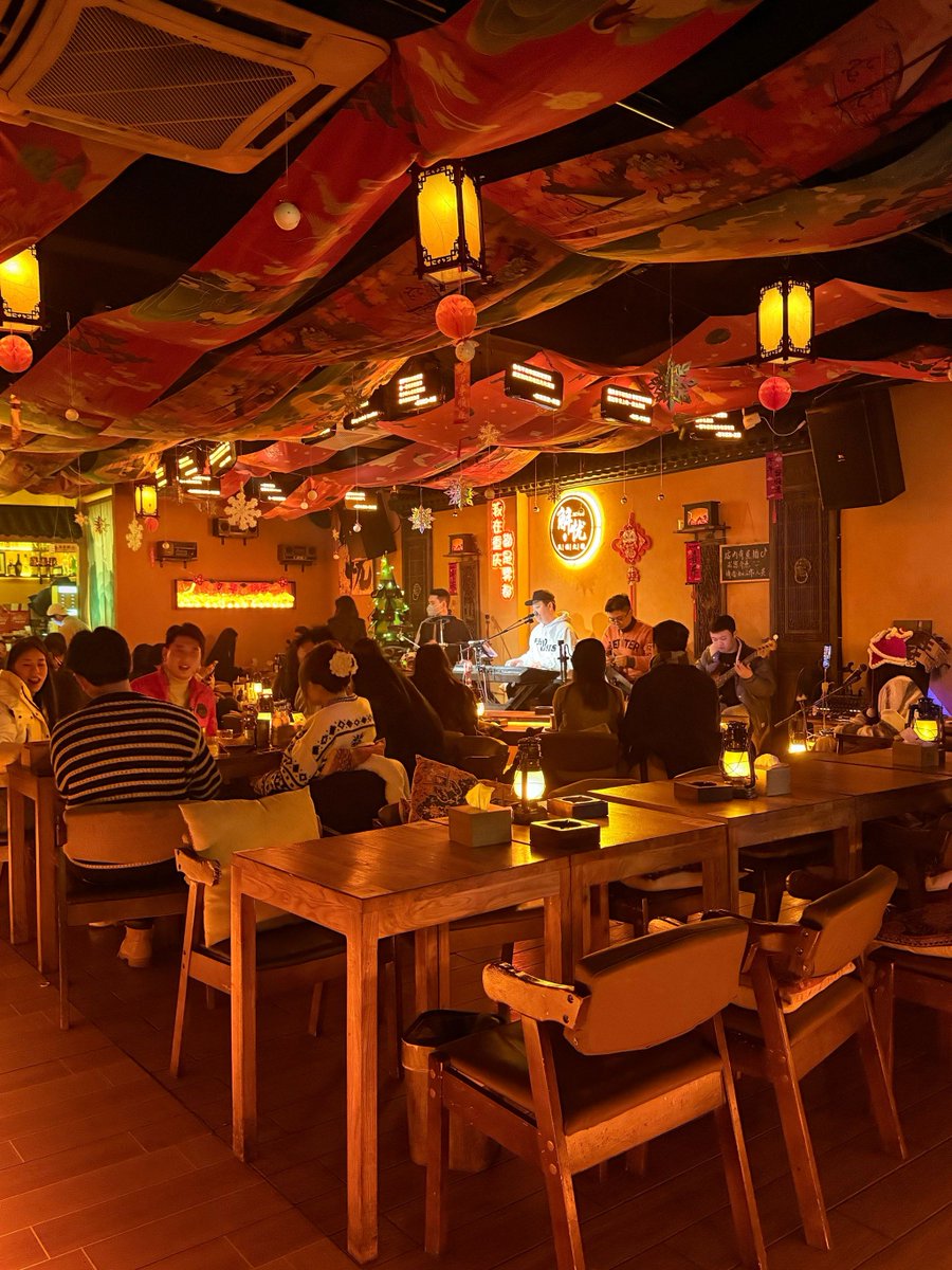 1206hot83's tweet photo. Hey, I just got paid and wanna treat you to a nice drink—let’s go grab that cozy酌酒 spot nearby! https://t.co/u4Y7eg6dMQ