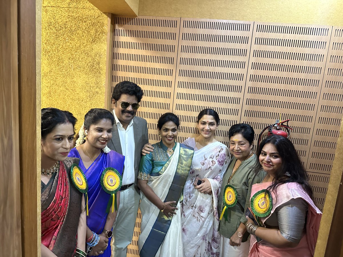 siaaprnews's tweet photo. Happy Birthday #khushbu
#HappyBirthdayKhushbu
#HBDKhushbu #KhushbuBirthday
#siaa https://t.co/Pa2mIFK3wo