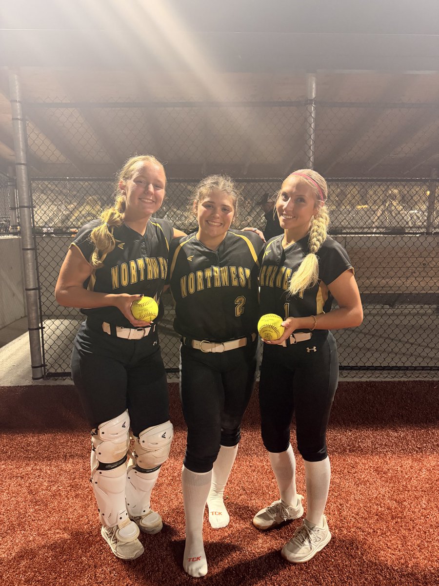 GINWSoftball's tweet photo. JV finishes their season 6-7-1. Way to get better! 

Varsity travels home with a W. 

HUGE defensive plays on the field! Diving catches and a laser relay sealed the deal. 

@BeccaDinkelman &amp; Karstyn Z. w/ 💣💣

@GraclynSimmons 8 K's to help the squad 

#ginwvikings 
#NOB https://t.co/Y1gmbplRFx