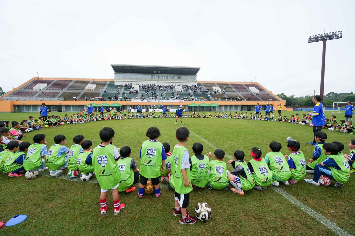 ASC_2024's tweet photo. 【イベント報告】

9/26（土）、三重交通G スポーツの杜 鈴鹿にて、「FOOTBALL FIESTA LEGENDS MIE in SUZUKA ～レジェンドが子どもたちに夢を届ける～」が開催されました！

日本サッカー界を代表するレジェンドの皆さまが集結し、サッカースクールやトークショー、レジェンドゲームを実施✨

サッカーを通じて子どもたちに夢や希望を届ける、素晴らしい一日となりました。

詳しくはこちら👇
🔗https://t.co/8O4U94WGmT

#アトレチコ鈴鹿 #ASC #FOOTBALLFIESTA #鈴鹿市 #サッカー