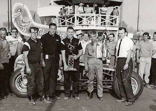 WilliamsGrove's tweet photo. We are saddened to hear of the passing of racing legend Gordon Johncock. The inaugural National Open winner in 1963, Johncock went on to capture multiple Indianapolis 500 victories and cement his place in racing history. https://t.co/3zkvMCFBun