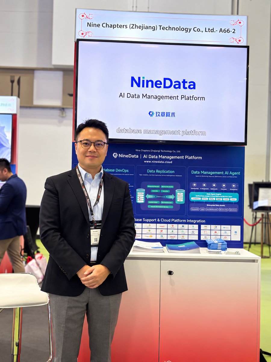 NineData's tweet photo. 🇸🇬 We’re live at #TechWeekSingapore! 🚀

The NineData team is on the ground at Marina Bay Sands!

📍 Stand A66-2, Level 1

Come say hi, talk databases, exchange ideas, or just grab a gift from the NineData team. 🎁

If you’re at #TechWeekSingapore today, come find us! 👋

#NineData #SingaporeTech #DatabaseDevOps #DataCentreWorldAsia2026