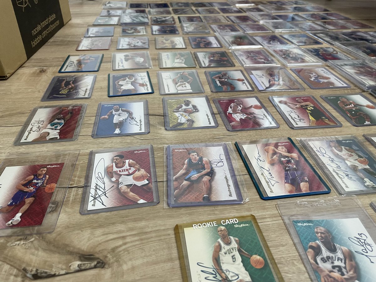 allen_chen29162's tweet photo. Years and decades. I got it!!! 
The Complete Sets of 1996 Skybox Premium Autographics, the very first pack-pulled autographs of NBA trading cards. https://t.co/I1YVCfwLhz