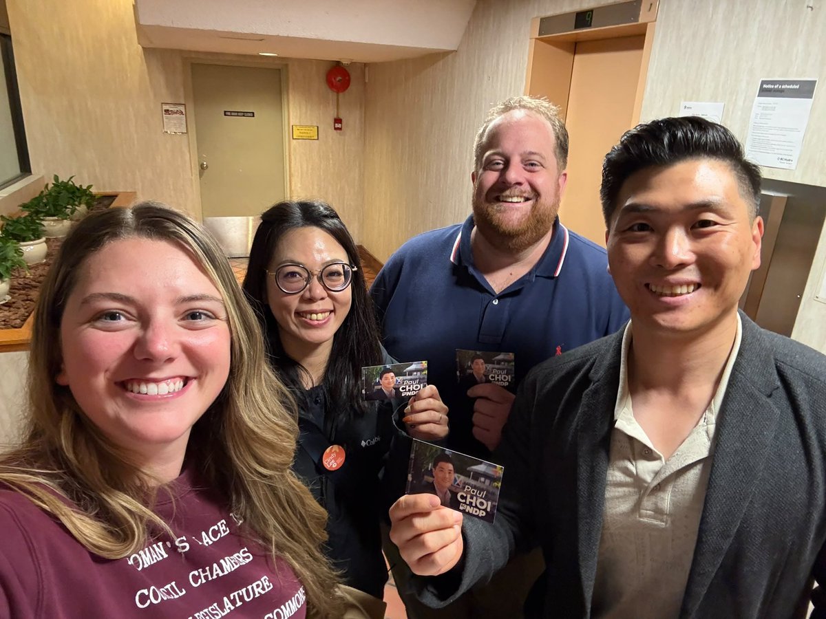 paulchoi0321's tweet photo. Out door knocking and connecting directly with Burnaby residents! Every conversation helps us better understand what matters to our community and how we can best represent you. Thank you to everyone taking the time to chat with us!
#PaulChoi #reelect #mla #BurnabySouthMetrotown https://t.co/hII1ddGC8c