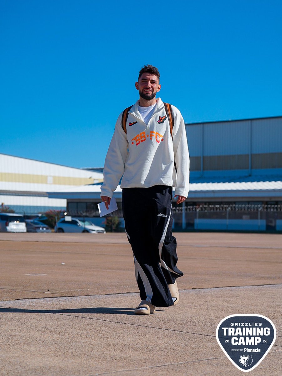 memgrizz's tweet photo. ✈️ Off To Training Camp https://t.co/zsJQr7fAzR