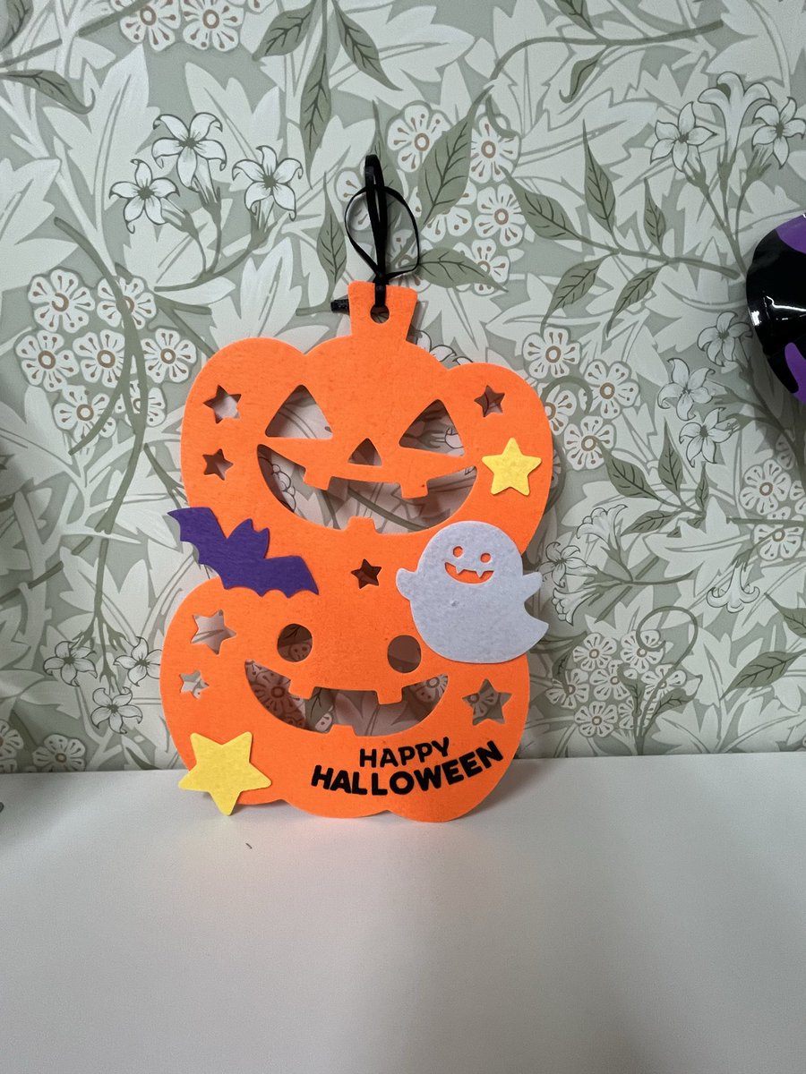 noblehure's tweet photo. 🎃👻 株式会社ノーブルにもハロウィン到来！🦇🧡

年に一度のお楽しみ！
そろそろ始まりますよ〜🤣🎃
薬院のオフィスもハロウィン仕様に大変身！✨
おばけもカボチャも準備万端！

#株式会社ノーブル #ハッピーハロウィン #Halloween #福岡 #薬院 #秋のイベント #オフィス装飾 #トリックオアトリート https://t.co/6ilBTnsQmH