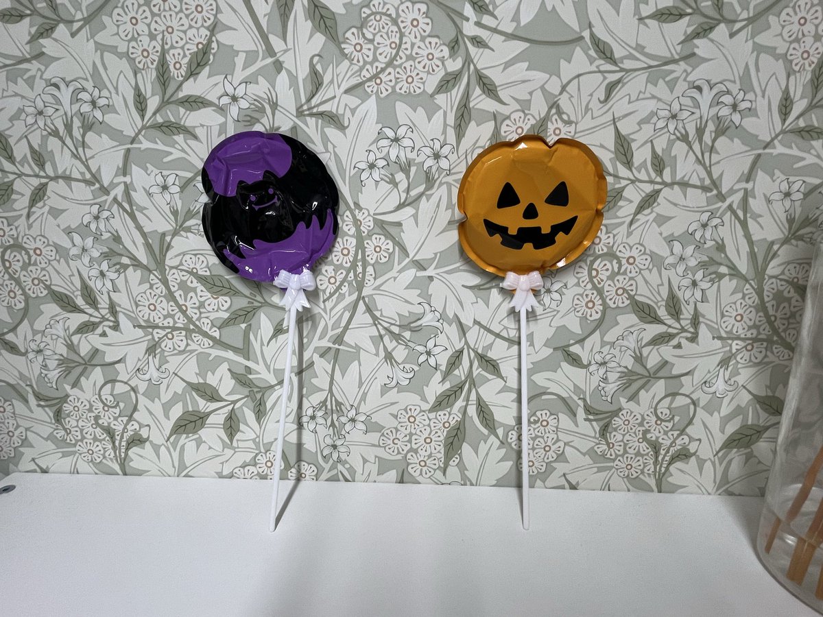 noblehure's tweet photo. 🎃👻 株式会社ノーブルにもハロウィン到来！🦇🧡

年に一度のお楽しみ！
そろそろ始まりますよ〜🤣🎃
薬院のオフィスもハロウィン仕様に大変身！✨
おばけもカボチャも準備万端！

#株式会社ノーブル #ハッピーハロウィン #Halloween #福岡 #薬院 #秋のイベント #オフィス装飾 #トリックオアトリート https://t.co/6ilBTnsQmH