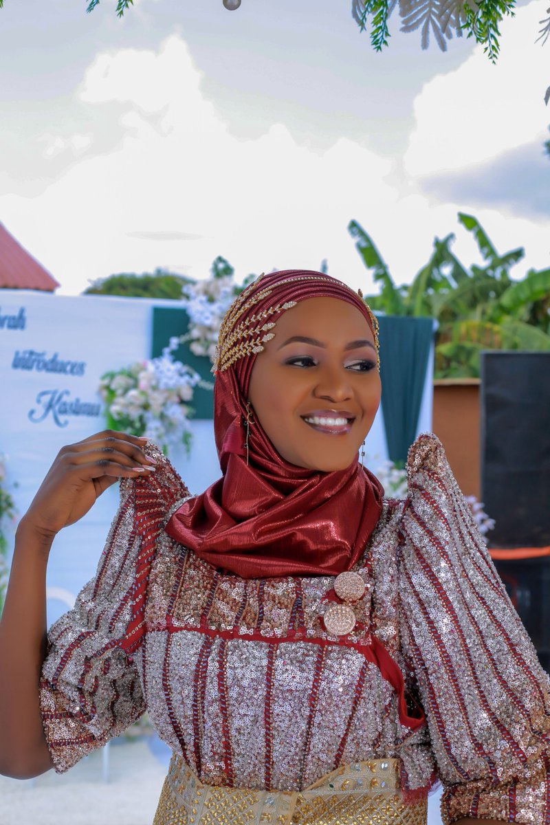 furnitureug01's tweet photo. Good morning my lovely Mutuals 😍 👌, 
Tuesday today,
Wake-up ,
Pray 🙏🏿 🤲,
Retweet my post and be blessed today 🙏🏿.
 
@mrsfurniture256 is the most beautiful wife material on this planet 😍.
#apologies 
#honeyforgiveme https://t.co/uax2a5uDTm