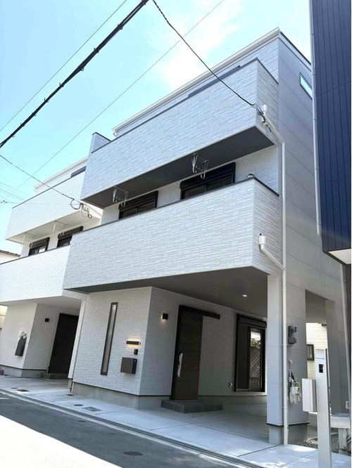 GoofeeHome's tweet photo. 🏠新築戸建｜豊中市大黒町2丁目【B号地】

💰4,180万円
🏡3LDK＋2WIC
🚗駐車スペースあり
✨2026年6月完成済

✔LDK約16.8帖
✔フラットキッチン
✔玄関に手洗いあり
✔洋室11.9帖は将来2部屋に間仕切り可能
✔収納充実の2WIC

#豊中市不動産 #豊中市新築戸建 #GoofeeHOME https://t.co/9MFf90x7Zd