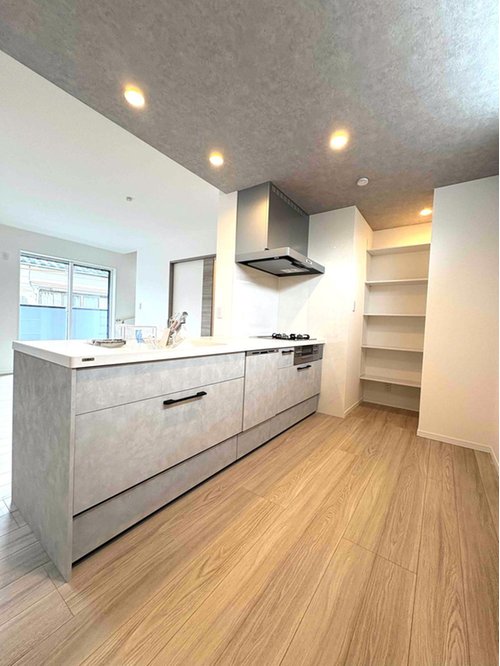 GoofeeHome's tweet photo. 🏠新築戸建｜豊中市大黒町2丁目【B号地】

💰4,180万円
🏡3LDK＋2WIC
🚗駐車スペースあり
✨2026年6月完成済

✔LDK約16.8帖
✔フラットキッチン
✔玄関に手洗いあり
✔洋室11.9帖は将来2部屋に間仕切り可能
✔収納充実の2WIC

#豊中市不動産 #豊中市新築戸建 #GoofeeHOME https://t.co/9MFf90x7Zd