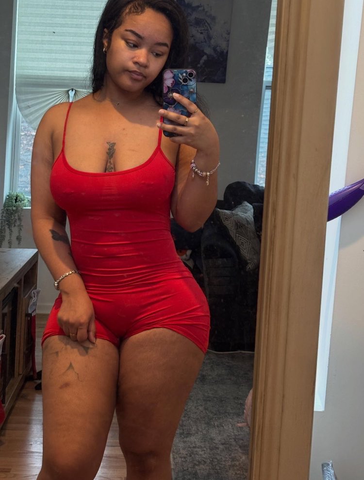 Mspretty6k's tweet photo. Pretty in red ✨🥵 https://t.co/XJHfItWJBS