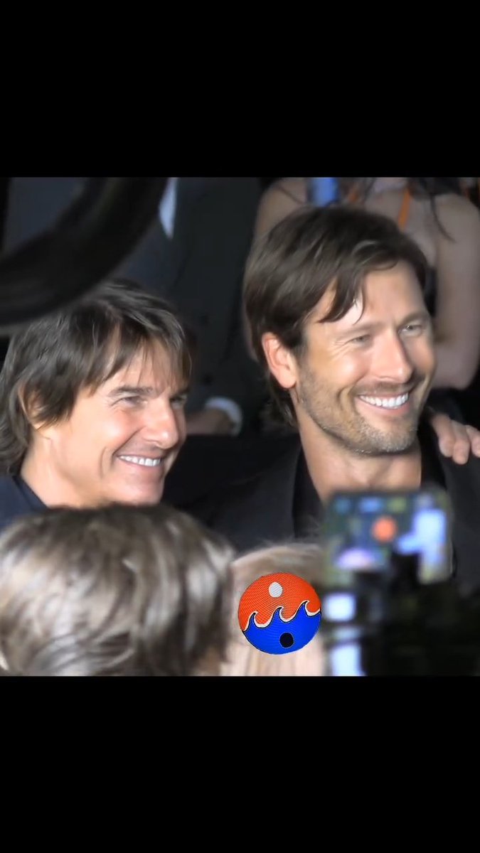 code_512's tweet photo. Glen Powell and Tom Cruise at the LA premiere of Digger https://t.co/D7f4rzK55X