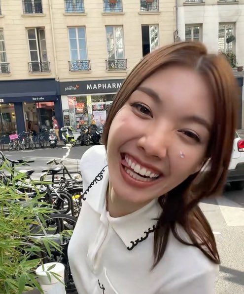 KAMCHUTI's tweet photo. ออร่าแบบนี้แหละที่ Dior ต้องการ Orm Kornnaphat ทำให้ความหรูดูสดใสขึ้นเยอะ ตั้งตารอ DiorSummer27 ที่ PFW 🤍

#LingOrmDiorSummer27 #OrmKornnaphat #LingOrm #Dior #DiorSummer27 #PFW https://t.co/70GiXaVxcp