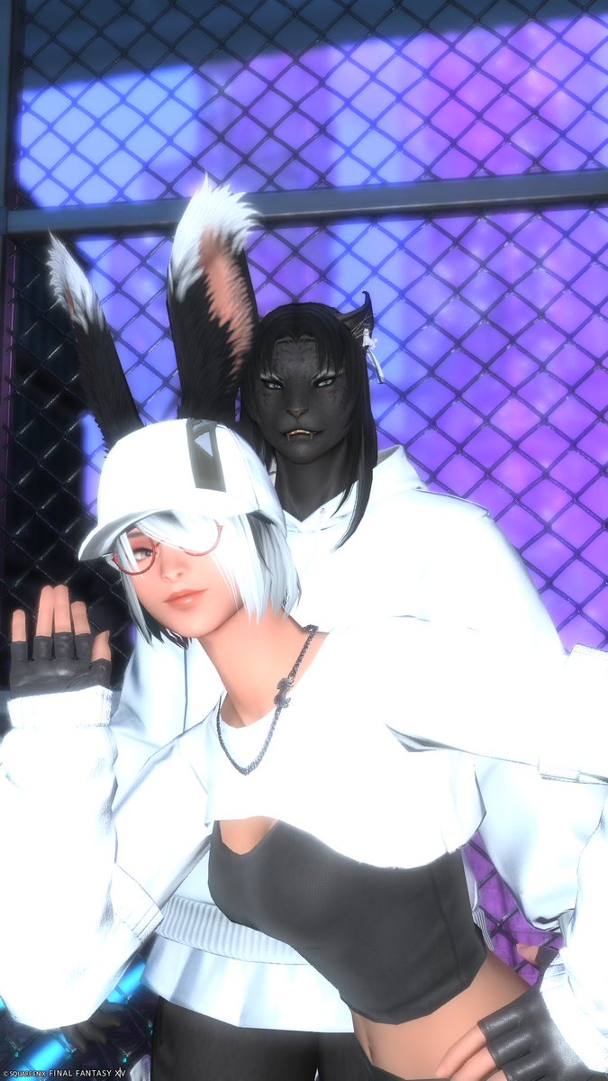 Hamuthehamstern's tweet photo. What’s beyond the bars?🌃

With my favorite sister 🗡️😘
@lioriche 🥰 https://t.co/e2JZoy5vHv