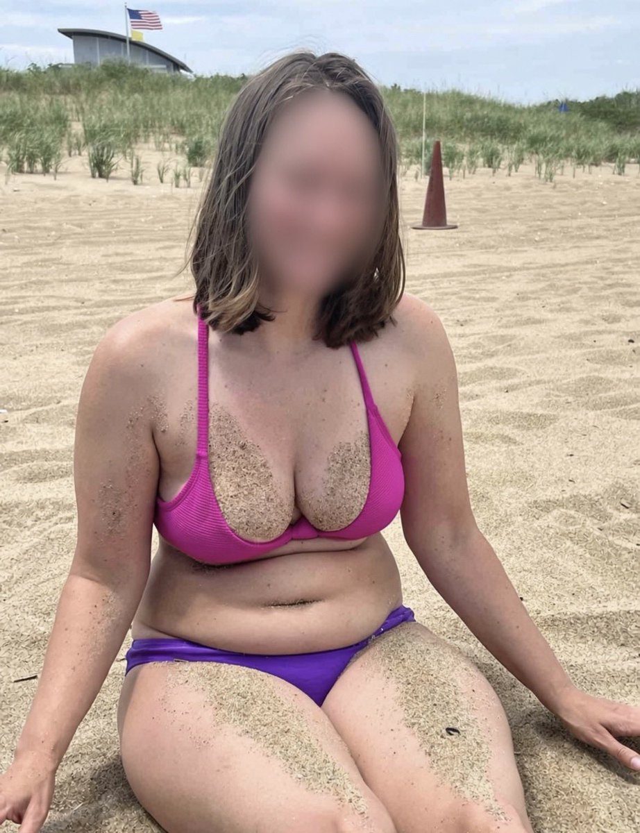 HungStoner69420's tweet photo. My wife is shy but is curious if she “still has it”… should she start showing off ? #pawg #hotwife #tribute https://t.co/xYSEFtslEY