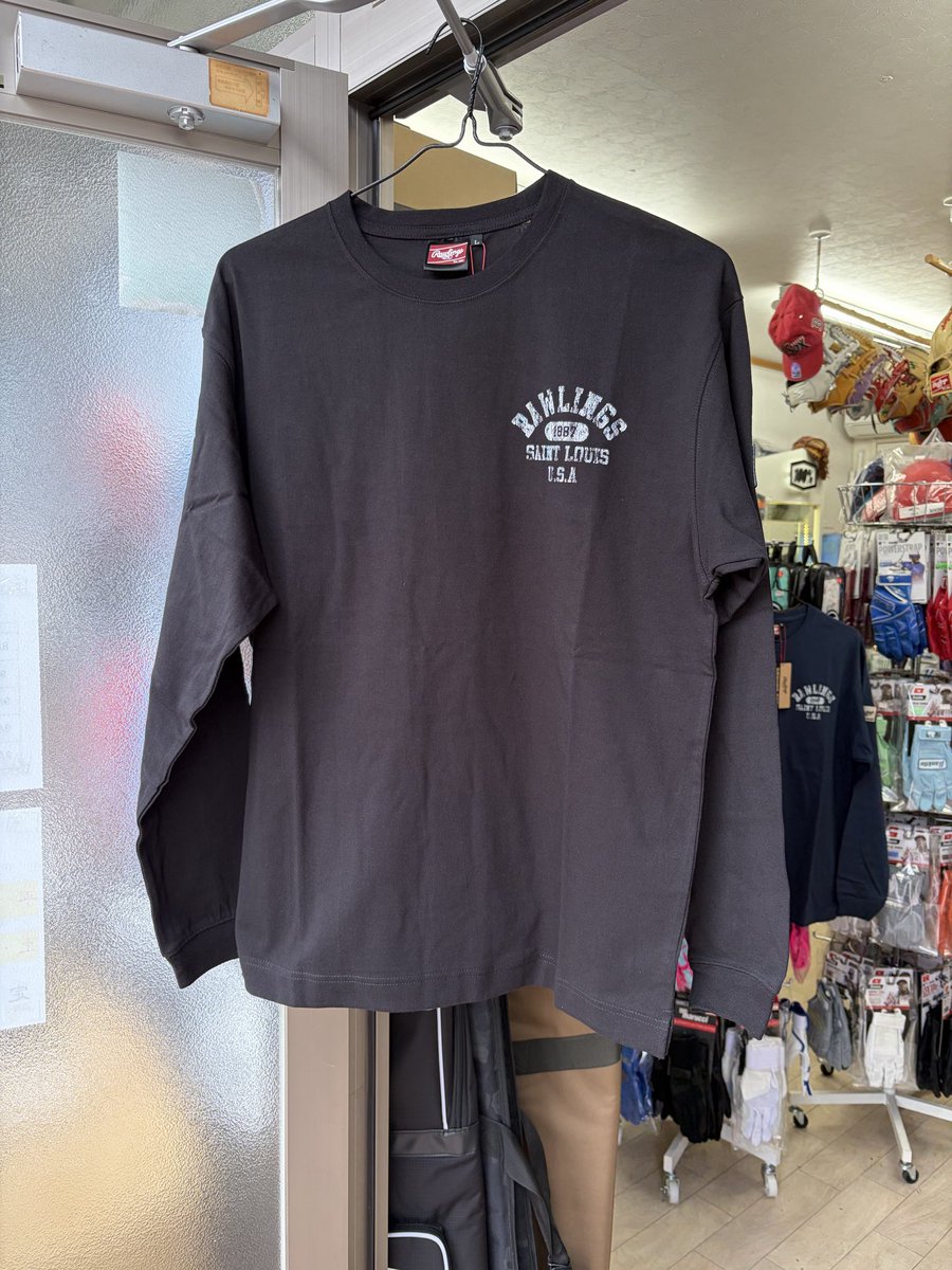 info42648043's tweet photo. 沢山はございませんのでお早めに☝️
#rawrings #tee #teeshirt #tシャツ #4752 https://t.co/IJLlAoTpwX