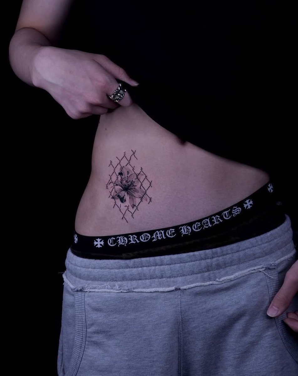 sim_shady101's tweet photo. just imagined yumas facial expression while laying down getting his hip tat and now i’m dizzy https://t.co/1mchTjdMYK