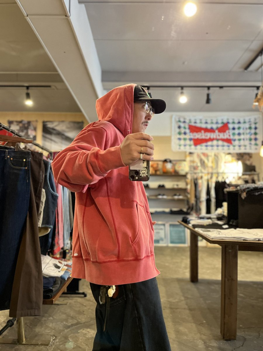 sloop_hkd's tweet photo. 【新作情報】
・
・
・
【ROARK】
＊"SIGN WRITER" F/Z HOOD SWEAT
＊¥16,500-taxin
＊RED
＊SIZE/M,L,XL https://t.co/K9SNKbeJm6