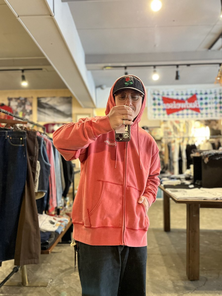 sloop_hkd's tweet photo. 【新作情報】
・
・
・
【ROARK】
＊"SIGN WRITER" F/Z HOOD SWEAT
＊¥16,500-taxin
＊RED
＊SIZE/M,L,XL https://t.co/K9SNKbeJm6