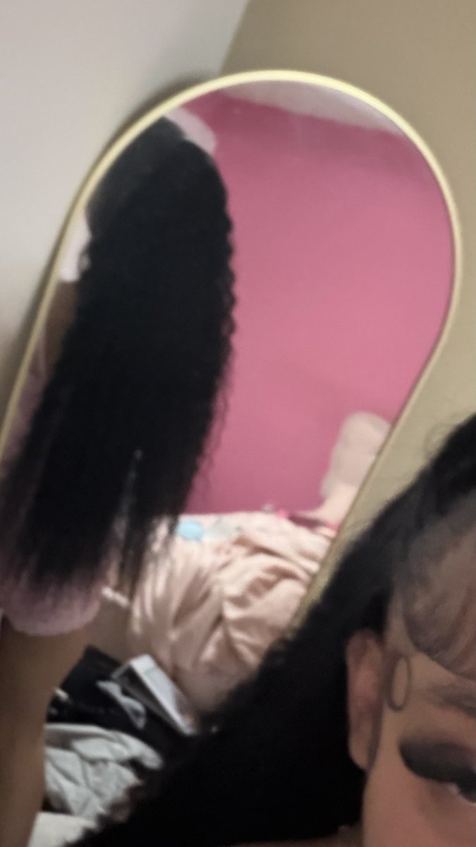 jammaddaK's tweet photo. Yall like my hair ? https://t.co/yAnoOM4zVr