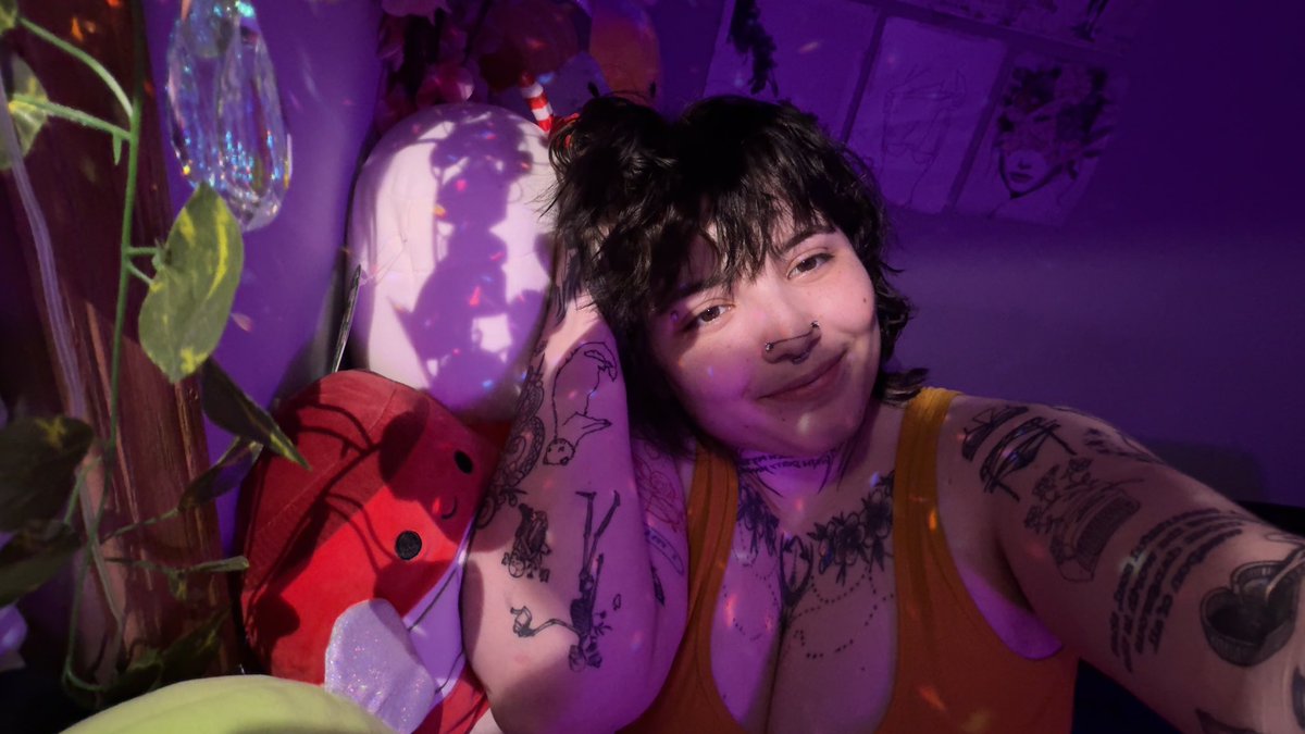 Maniacakes's tweet photo. What insta sees vs what you guys see 🤭 https://t.co/lTjVXsM859