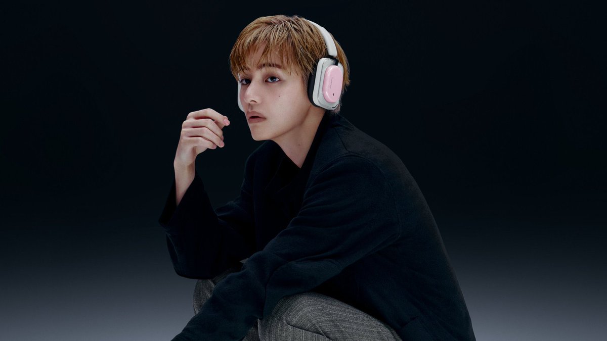 veya4thv's tweet photo. Taehyung for @nothing in 4K 

#TAEHYUNGxNOTHING https://t.co/YVCpUzzQWW