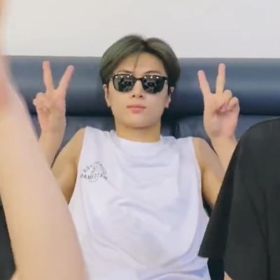 Midnight_Engene's tweet photo. How i'm feeling after draining my bank account just now so that noxstar has more brothers:) https://t.co/bPf5tdUAUU