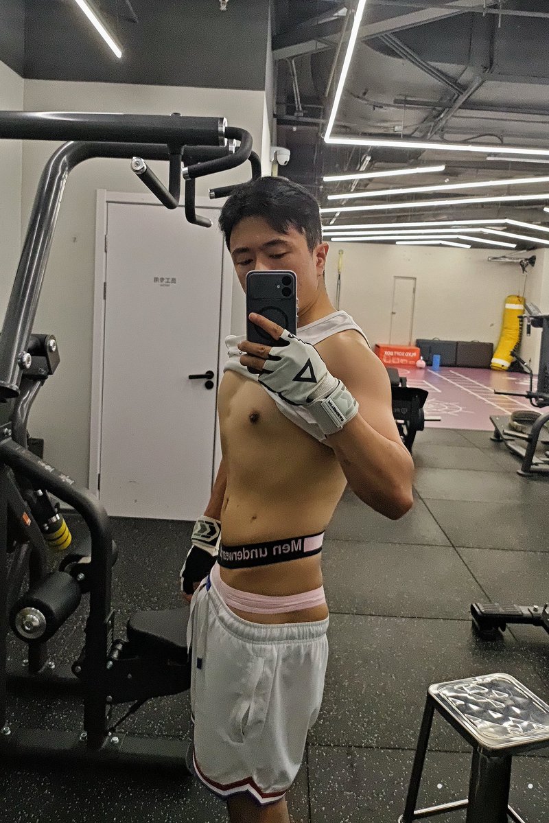shvinm0's tweet photo. 今日份 健身房接客
#健身房 #乐刻 #堕�� #无脑 #暴露 #物化 #犬化 #上海 https://t.co/N2LKKq7onK