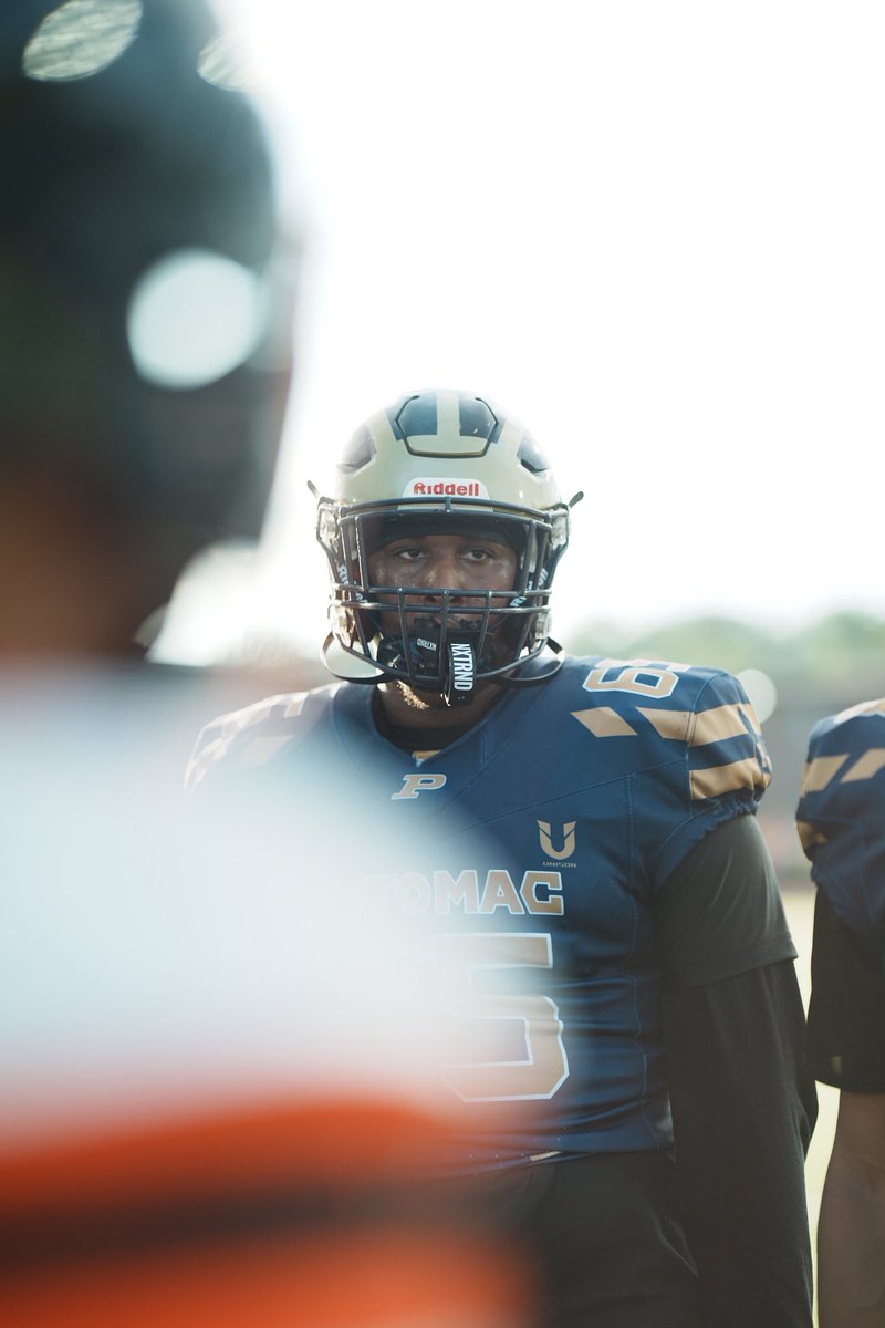 davaughn_gayle's tweet photo. https://t.co/5R5QlxdZ3X
Davaughn gayle
class of 2027
Right tackle 
3.0 gpa
6’5 280
potomac high school (maryland) https://t.co/OIqKULZ4CJ