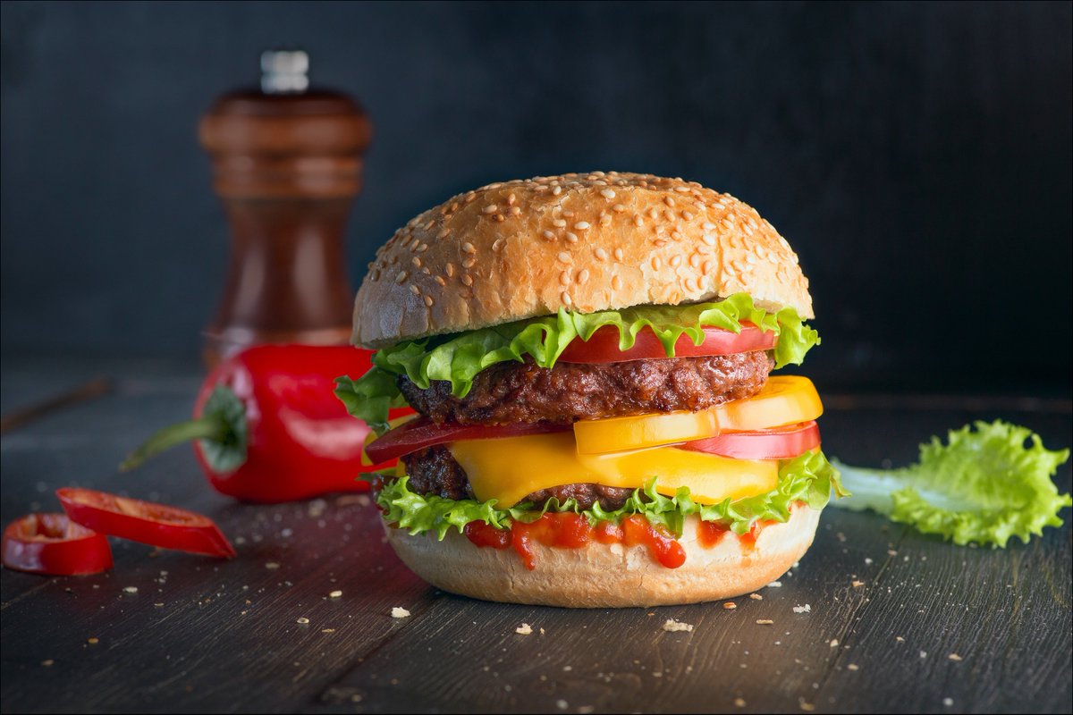 yuriutena's tweet photo. 🚨| BREAKING

Utena bought a burger https://t.co/kCg18G8HYs