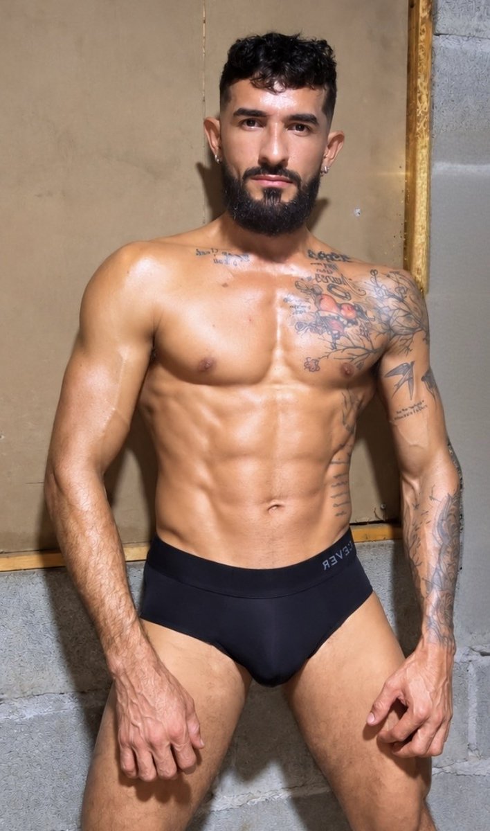 suyjuanas's tweet photo. Formal o sexual jejejje 😉
🧔🏻‍♂️😉 https://t.co/EuzBvr682j