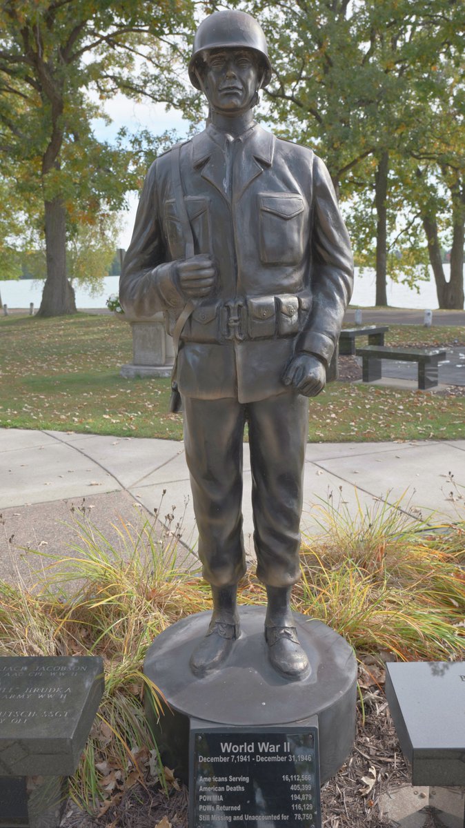 inTECHsity's tweet photo. Life sized statues of soldiers across US history. https://t.co/2Ont0O5MOi