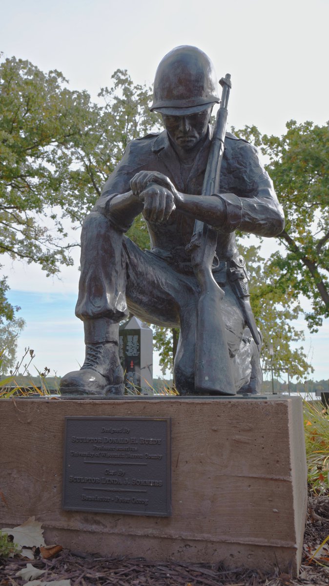 inTECHsity's tweet photo. Life sized statues of soldiers across US history. https://t.co/2Ont0O5MOi