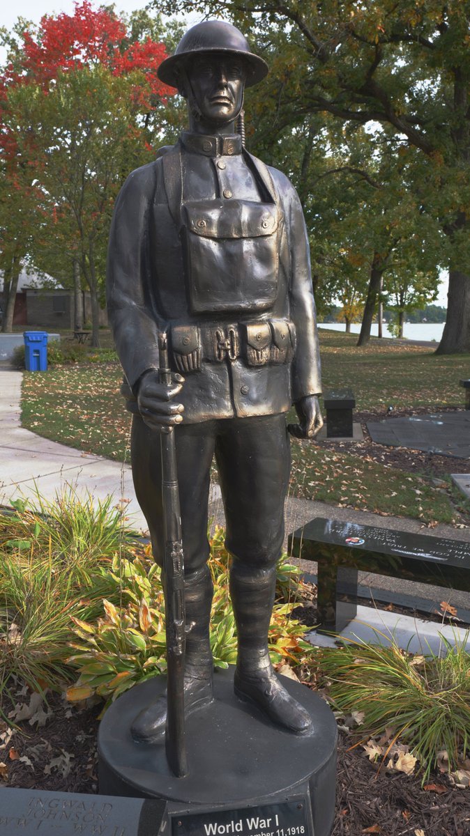 inTECHsity's tweet photo. Life sized statues of soldiers across US history. https://t.co/2Ont0O5MOi