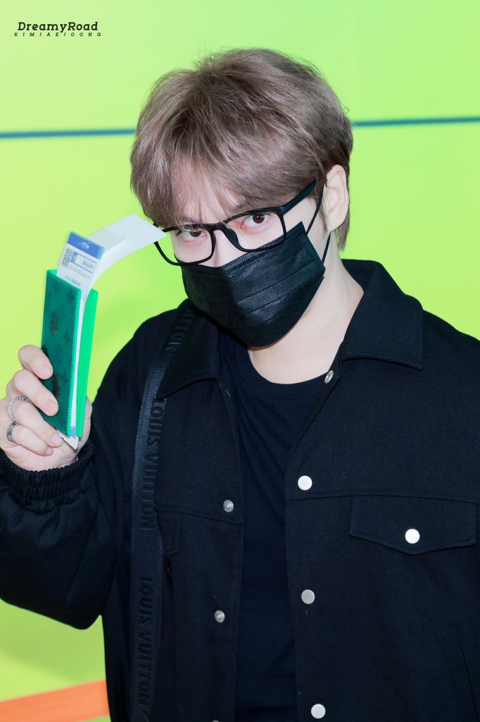 KJJ_DreamyRoad's tweet photo. 260929 ICN 출발 🛫

@bornfreeonekiss

#김재중 #재중 #KIMJAEJOONG
#JAEJOONG #ジェジュン #金在中 https://t.co/e0G1Wer4m2