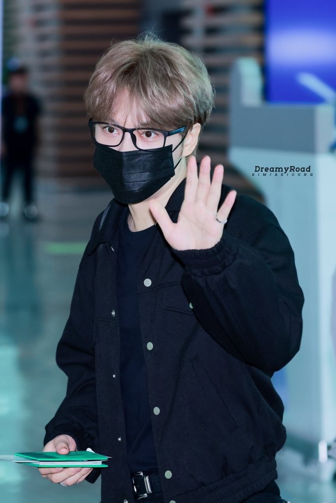KJJ_DreamyRoad's tweet photo. 260929 ICN 출발 🛫

@bornfreeonekiss

#김재중 #재중 #KIMJAEJOONG
#JAEJOONG #ジェジュン #金在中 https://t.co/e0G1Wer4m2