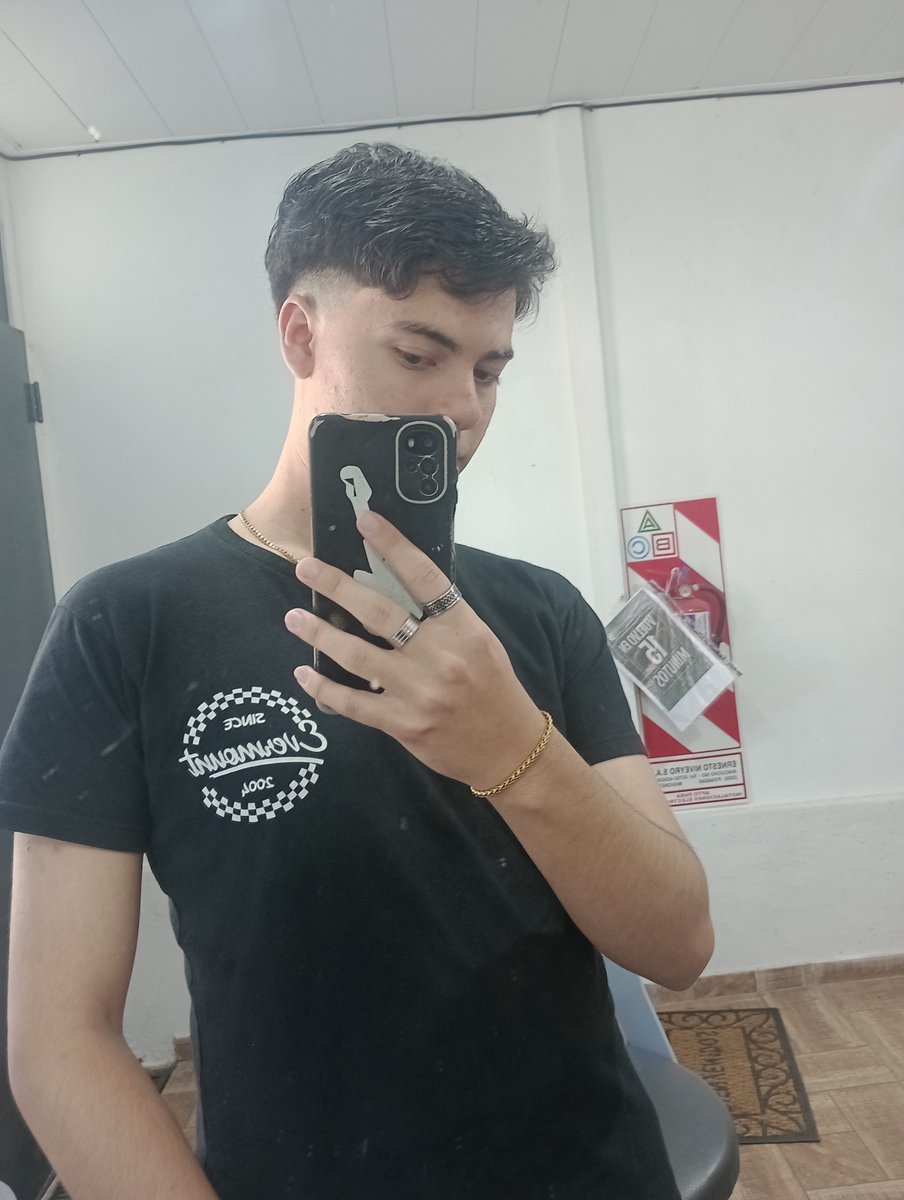 Tz_8042_'s tweet photo. Quien para charlar conmigo? https://t.co/Go20utSsDu