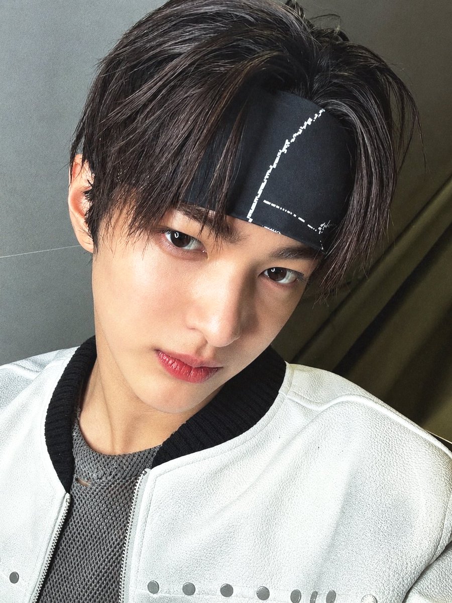 AKHGALLERY's tweet photo. #KEONHO #건호 https://t.co/H1Bx1MKU9e