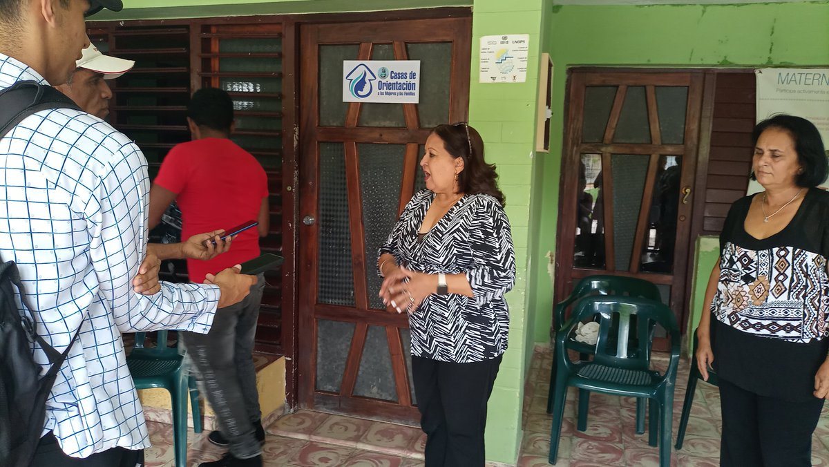 TeresaBoue's tweet photo. Por estos días celebramos el aniv. 36 d las COMF. Reconocemos a los especialistas y colaboradores que han asistido a este espacio d entrega y amor. Más de 40 mil jóvenes se adiestran cada año y se preparan para el empleo ¡Felicidades! #MujeresEnRevolución https://t.co/XCgMHhyW0t