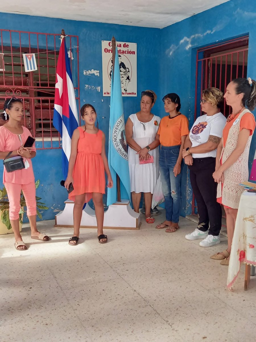 TeresaBoue's tweet photo. Por estos días celebramos el aniv. 36 d las COMF. Reconocemos a los especialistas y colaboradores que han asistido a este espacio d entrega y amor. Más de 40 mil jóvenes se adiestran cada año y se preparan para el empleo ¡Felicidades! #MujeresEnRevolución https://t.co/XCgMHhyW0t