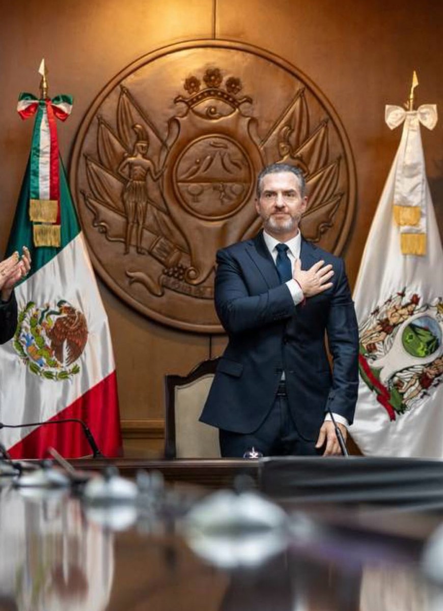 mtygob's tweet photo. Monterrey sigue avanzando.

Durante la Sesión Solemne de Cabildo, nuestro Alcalde, Adrián de la Garza, compartió los avances de trabajo en seguridad, movilidad, obra pública, servicios y desarrollo social.

#AquíSeResuelve https://t.co/y7L5rKRWbf