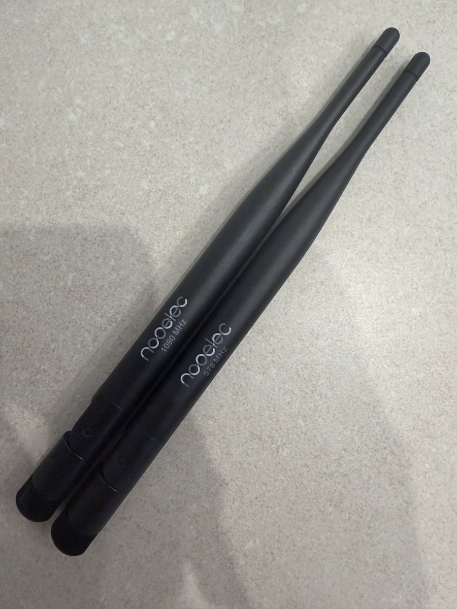 carsonpunx's tweet photo. Nooelecの1090 / 978到着。
いまPlutoに刺さってるのはTG.55.8113。1090専用じゃないのにADS-Bやってた。
換えてRANGEどう変わるか測ってからまた上げる。RX only。

Nooelec 1090 / 978 landed.
Pluto’s still on a TG.55.8113 — not a dedicated 1090 antenna, but it’s been doing ADS-B anyway.
Swap, measure, post the delta. RX only.
