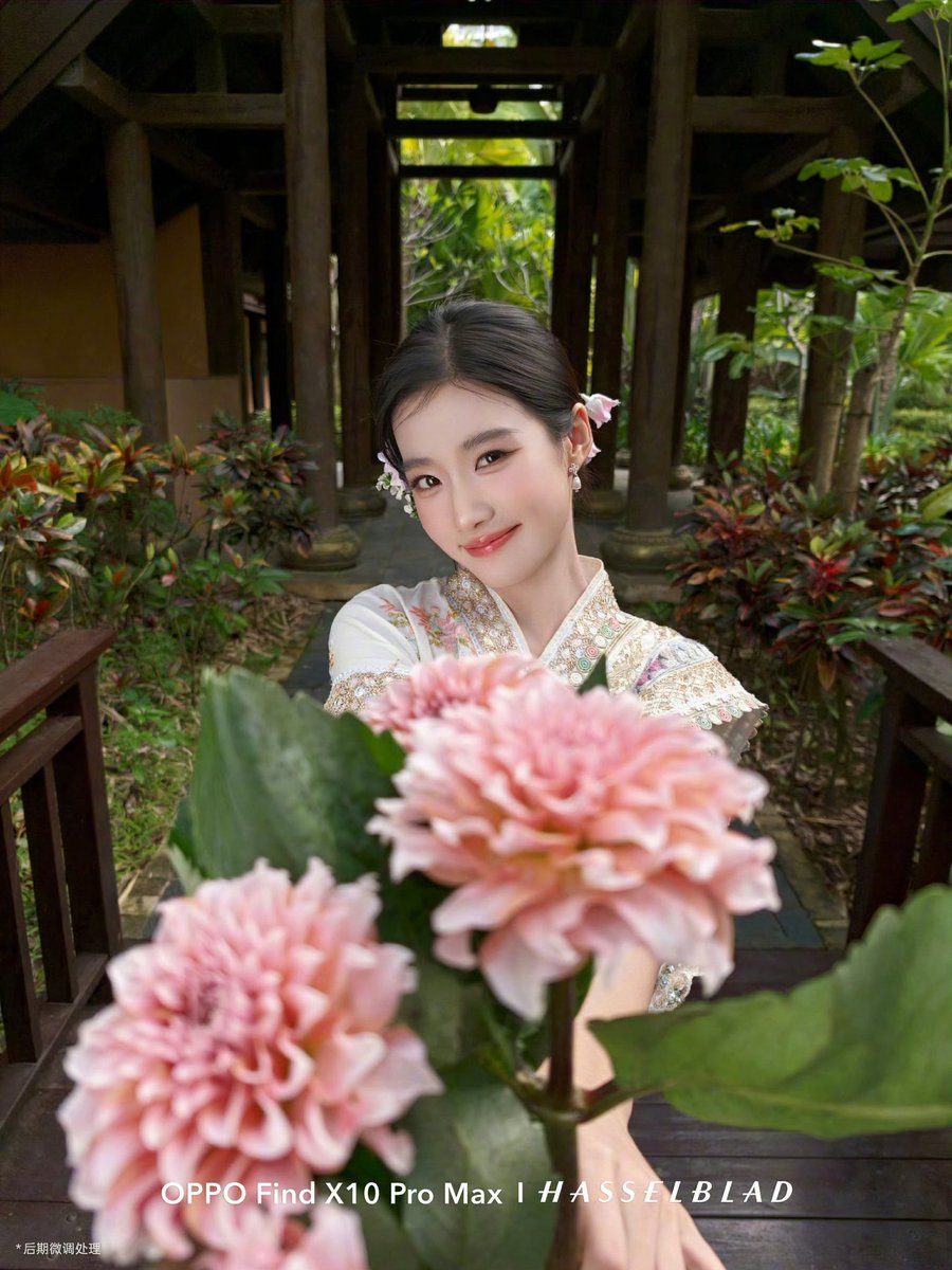 cdramasapphic's tweet photo. LU YUXIAO GIRL YOU'RE SO PRETTY https://t.co/6y9RMXyZ71