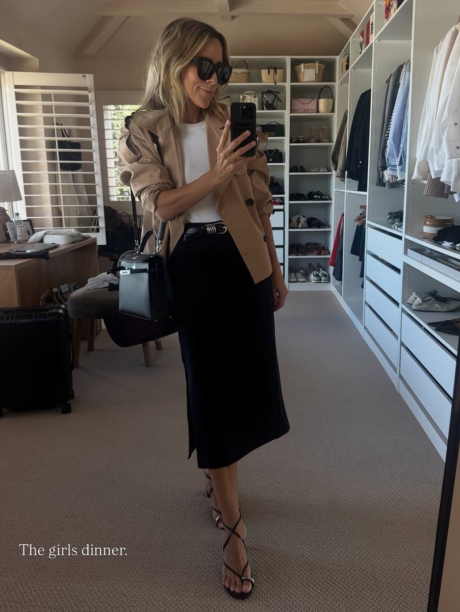 jaceyduprie's tweet photo. A lot of times when I don’t know what to wear, my friends and I call upon the uniform. You know the one. The outfit that never fails. The combination you’ve made a hundred times and will make a hundred more.

Pro tip 💡 You don’t have to be an Instagr... https://t.co/8IZOTSr35J